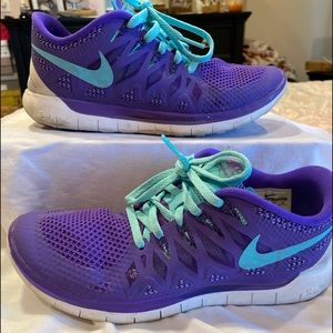 Nike free purple shoes size 8